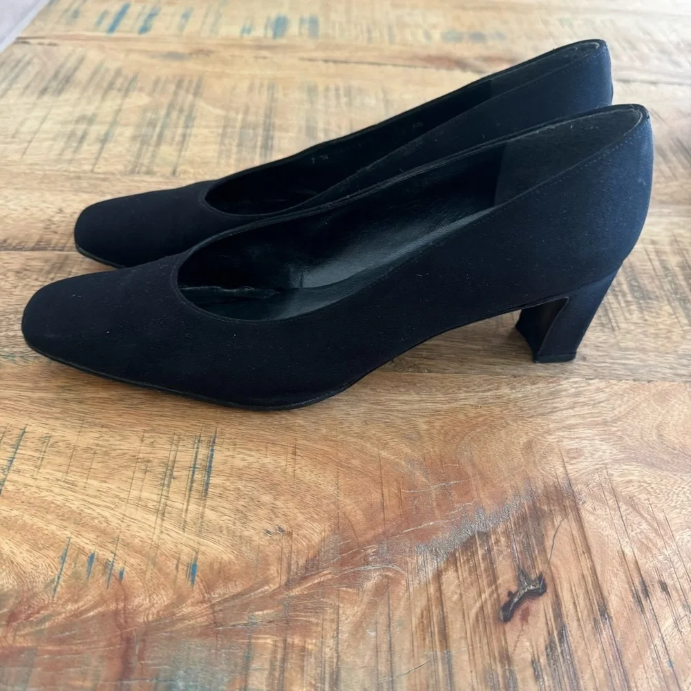 Stuart Weitzman Viclassy Cordine Heel Pumps in Black Canvas Size 10.5 AA